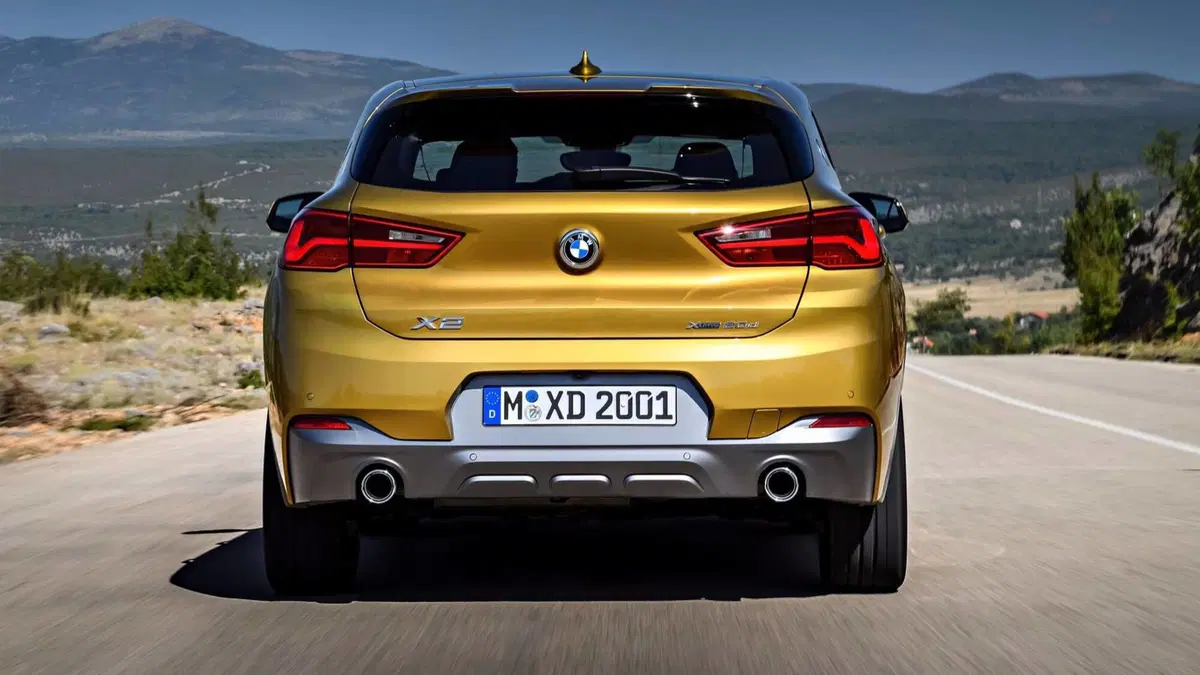 BMW X2, ecco il crossover coupé (2)