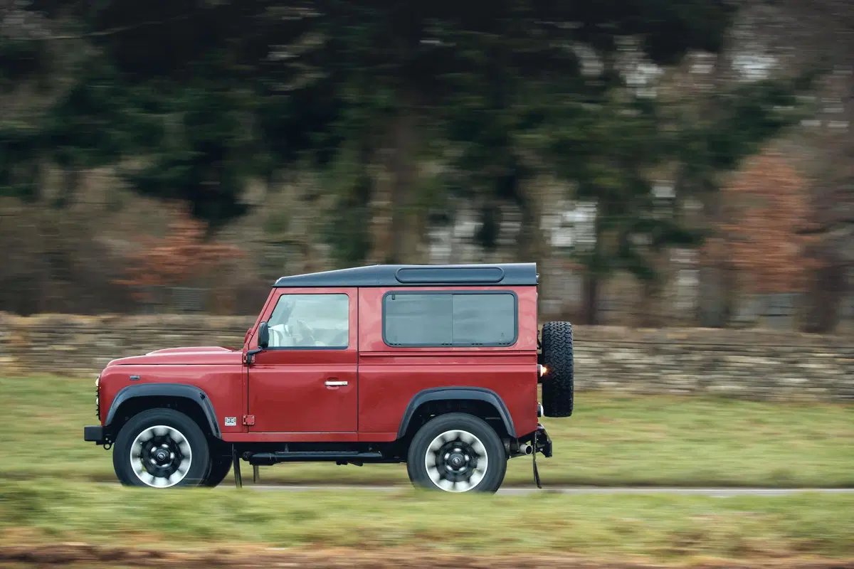 Land Rover Defender V8 70th Edition, la Defender da 405 CV