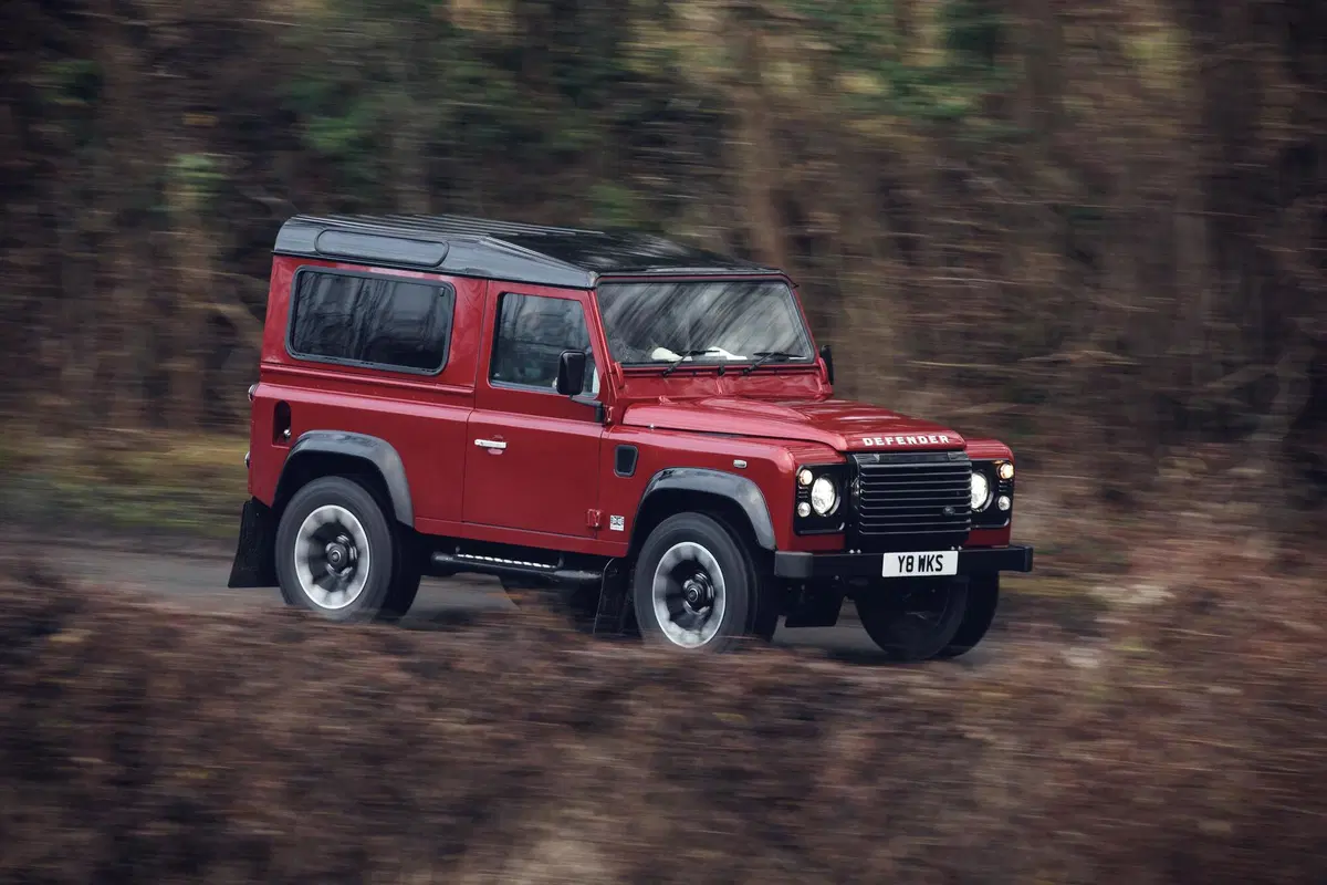 Land Rover Defender V8 70th Edition, la Defender da 405 CV (2)