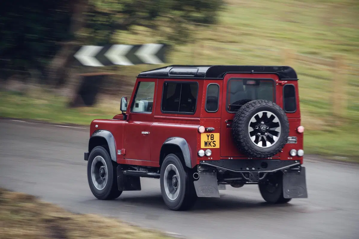Land Rover Defender V8 70th Edition, la Defender da 405 CV (4)