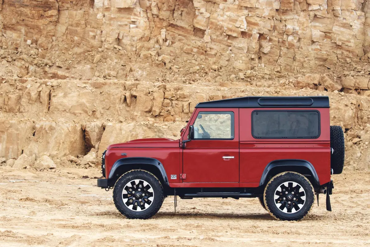 Land Rover Defender V8 70th Edition, la Defender da 405 CV (7)
