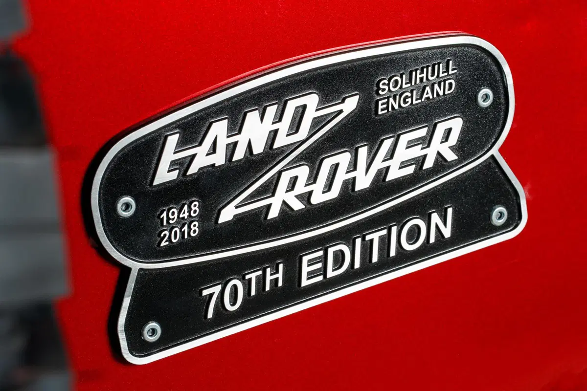 Land Rover Defender V8 70th Edition, la Defender da 405 CV (15)