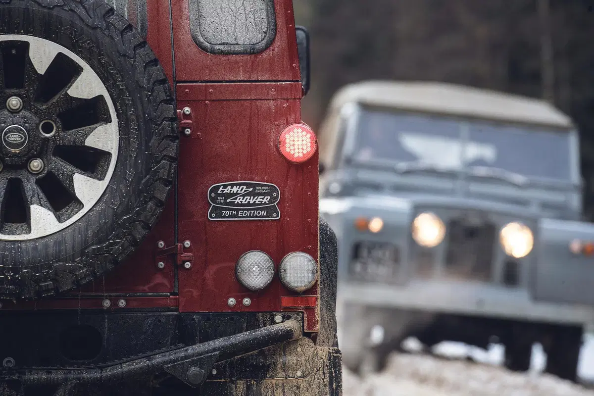 Land Rover Defender V8 70th Edition, la Defender da 405 CV (22)