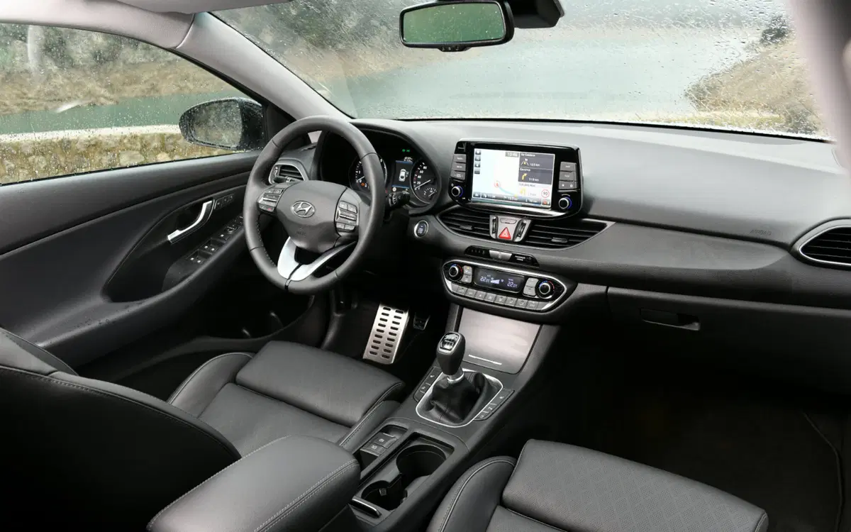 Hyundai i30 Fastback, la compatta con la coda (4)