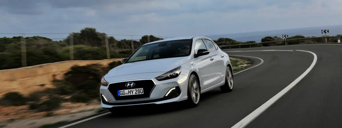 Hyundai i30 Fastback, la compatta con la coda (2)