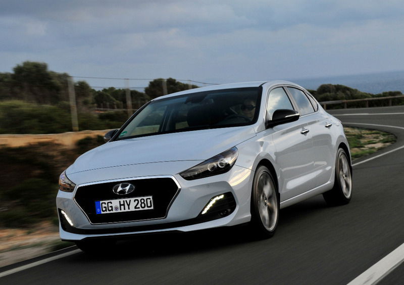 Hyundai i30 Fastback, la compatta con la coda