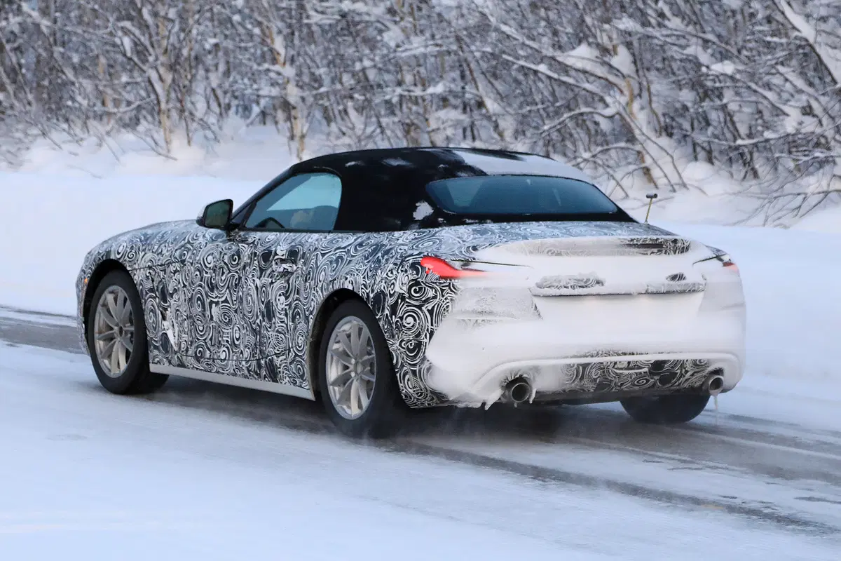 BMW Z4, le foto spia (8)