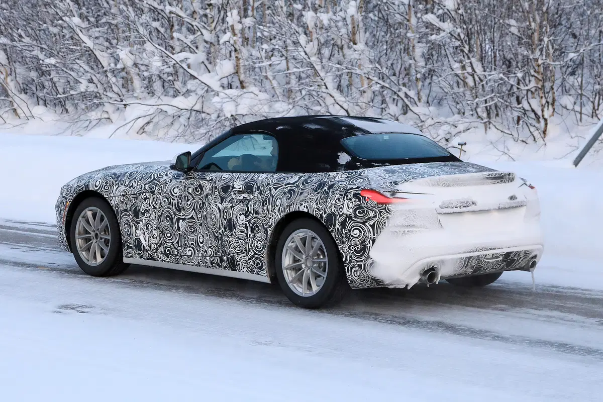 BMW Z4, le foto spia (9)