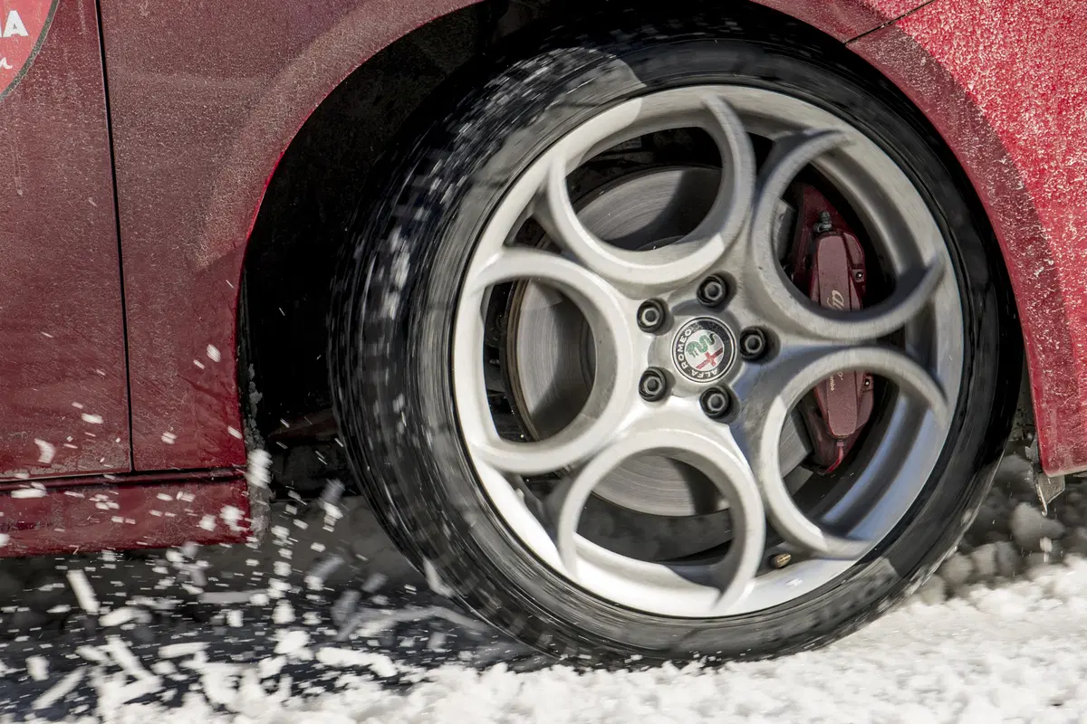 Gomme invernali e falsi miti, Assogomma: Pneumatici sotto controllo [video] (15)