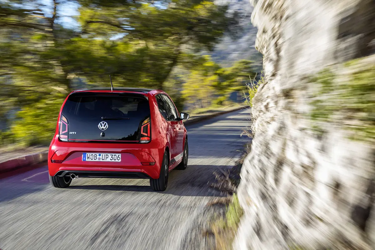 Volkswagen Up! GTI, 115 Cv in omaggio alla Golf GTI MkI (5)