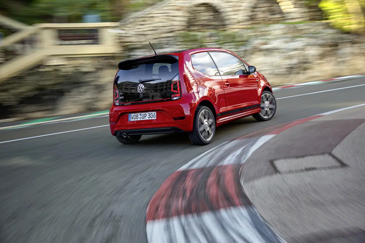 Volkswagen Up! GTI, 115 Cv in omaggio alla Golf GTI MkI (10)
