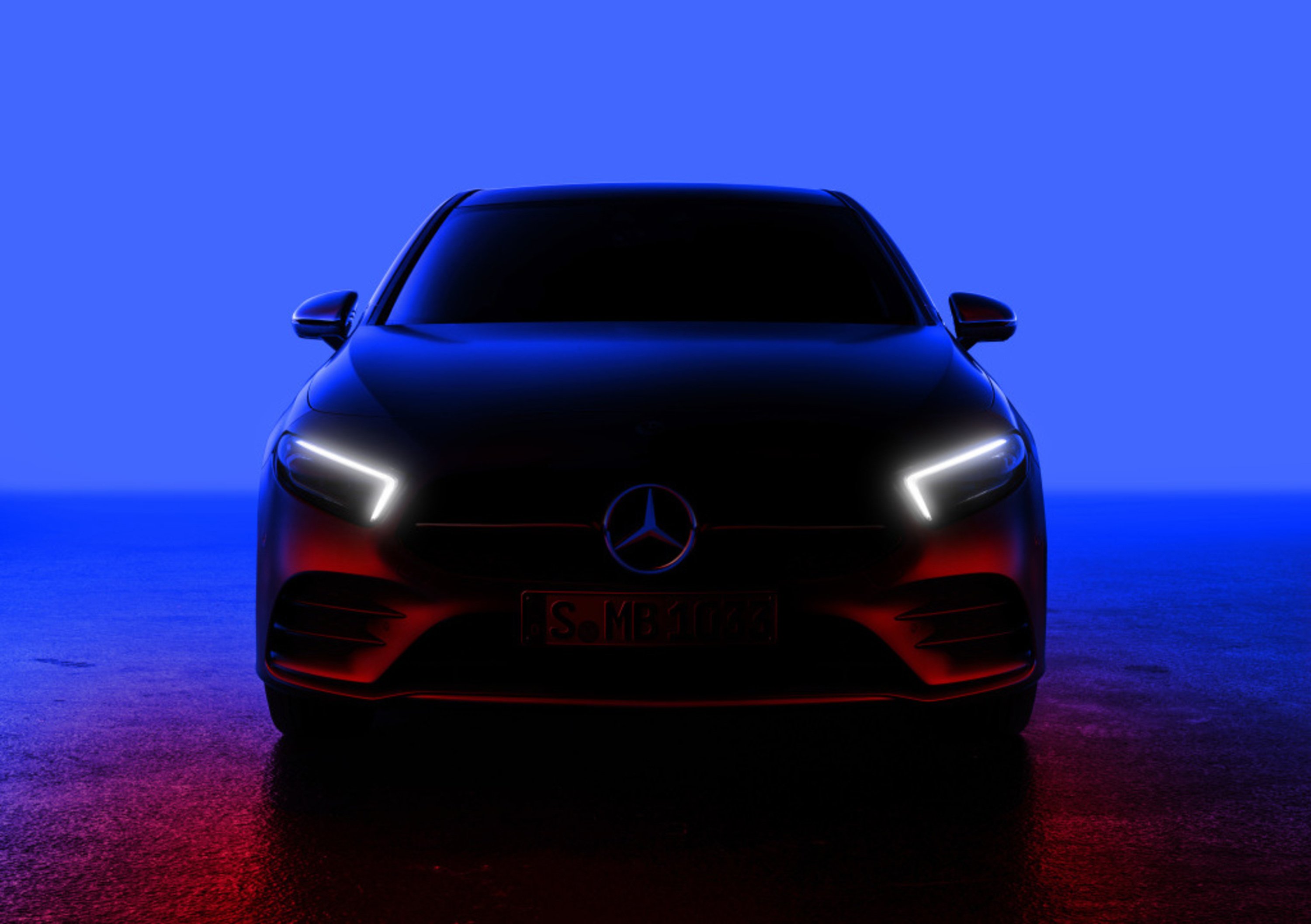 Mercedes Classe A, il teaser della nuova generazione