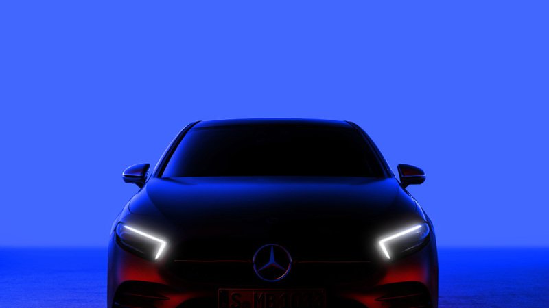 Mercedes Classe A, il teaser della nuova generazione