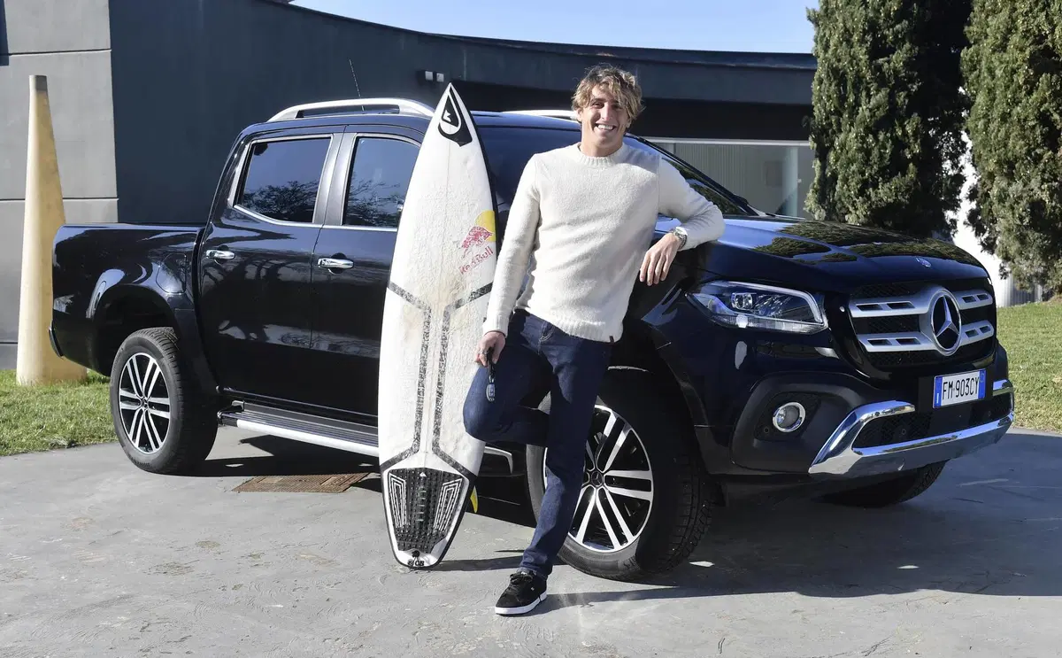 Una Mercedes Classe X per Leonardo Fioravanti, stella del surf italiano (5)