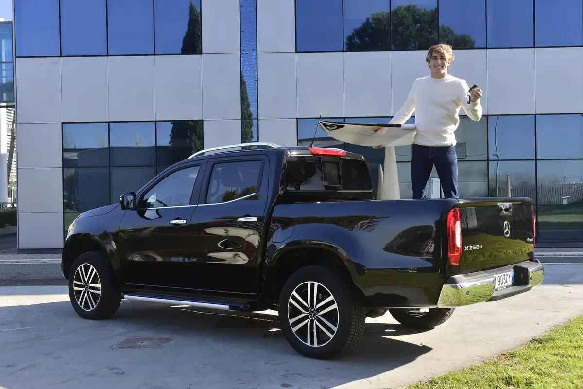 Una Mercedes Classe X per Leonardo Fioravanti, stella del surf italiano (6)