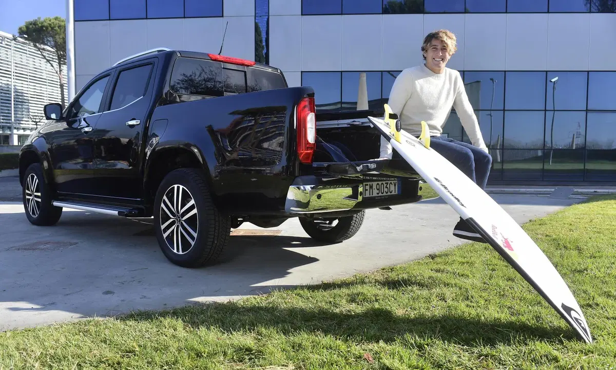 Una Mercedes Classe X per Leonardo Fioravanti, stella del surf italiano (7)