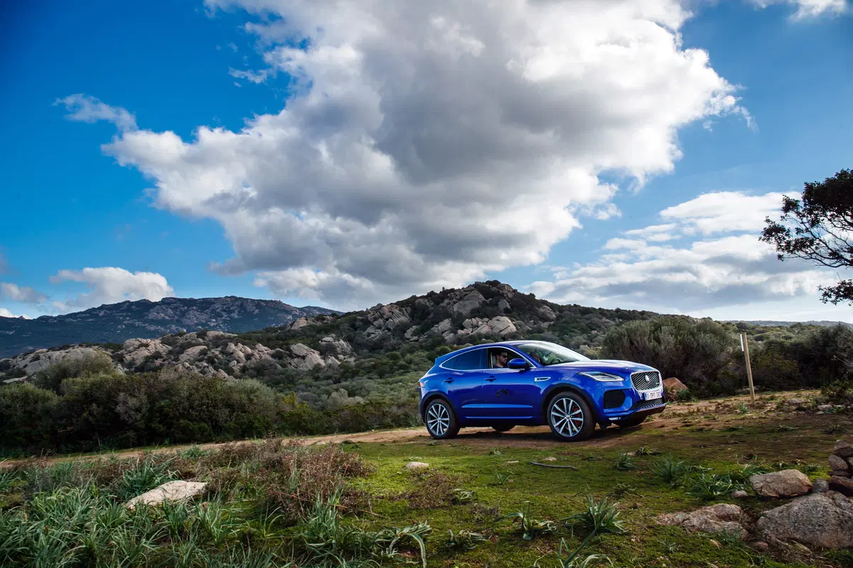 Jaguar E-Pace, la piccola F-Pace tra BMW X2 ed Audi Q5 [Video]
