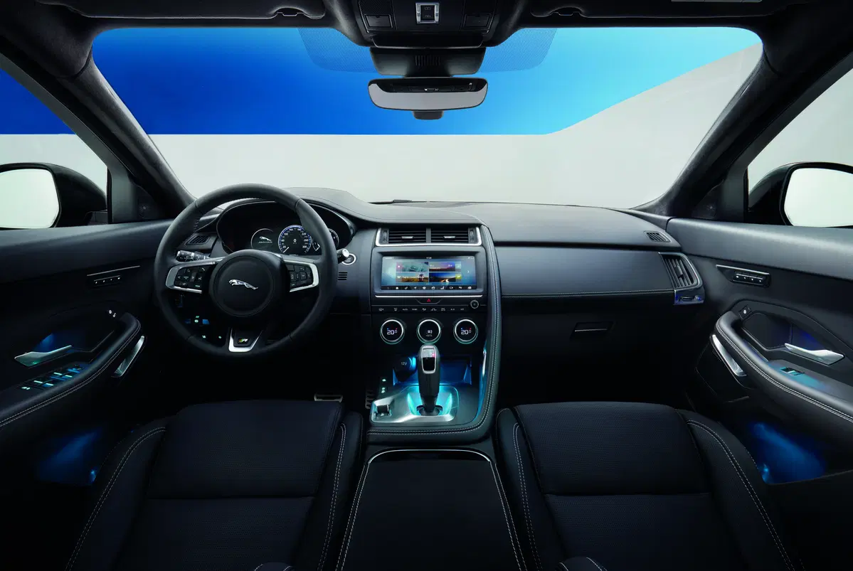 Jaguar E-Pace, la piccola F-Pace tra BMW X2 ed Audi Q5 [Video] (13)