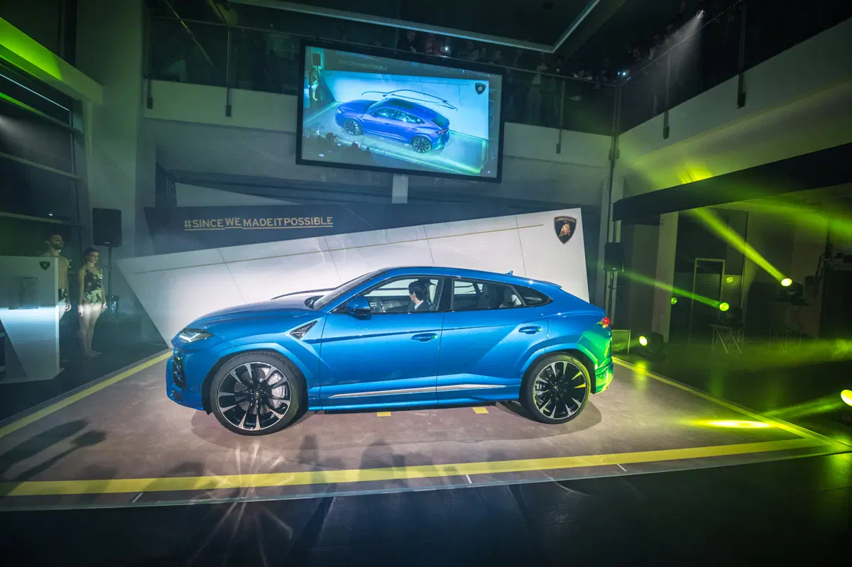 La nuova Lamborghini Urus presentata a Lamborghini Milano (2)