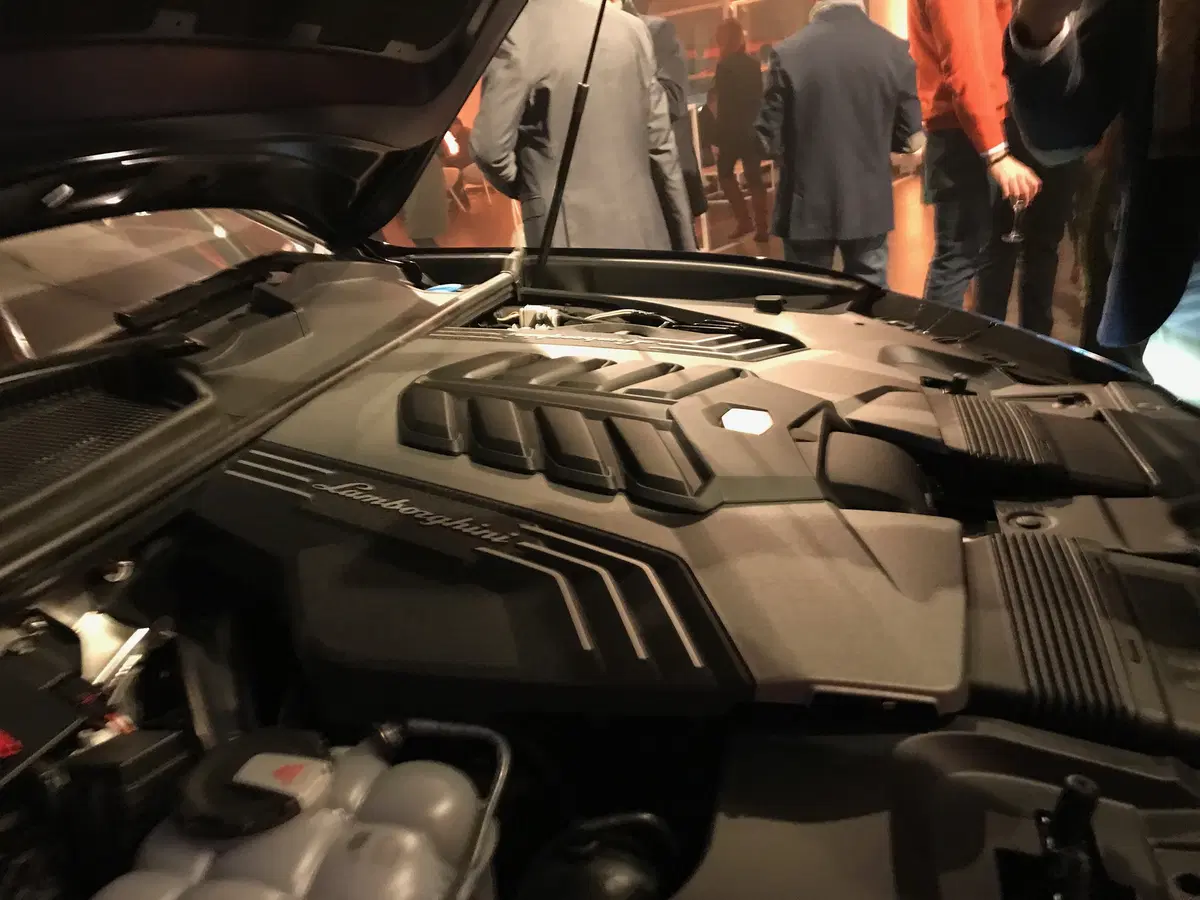 La nuova Lamborghini Urus presentata a Lamborghini Milano (3)