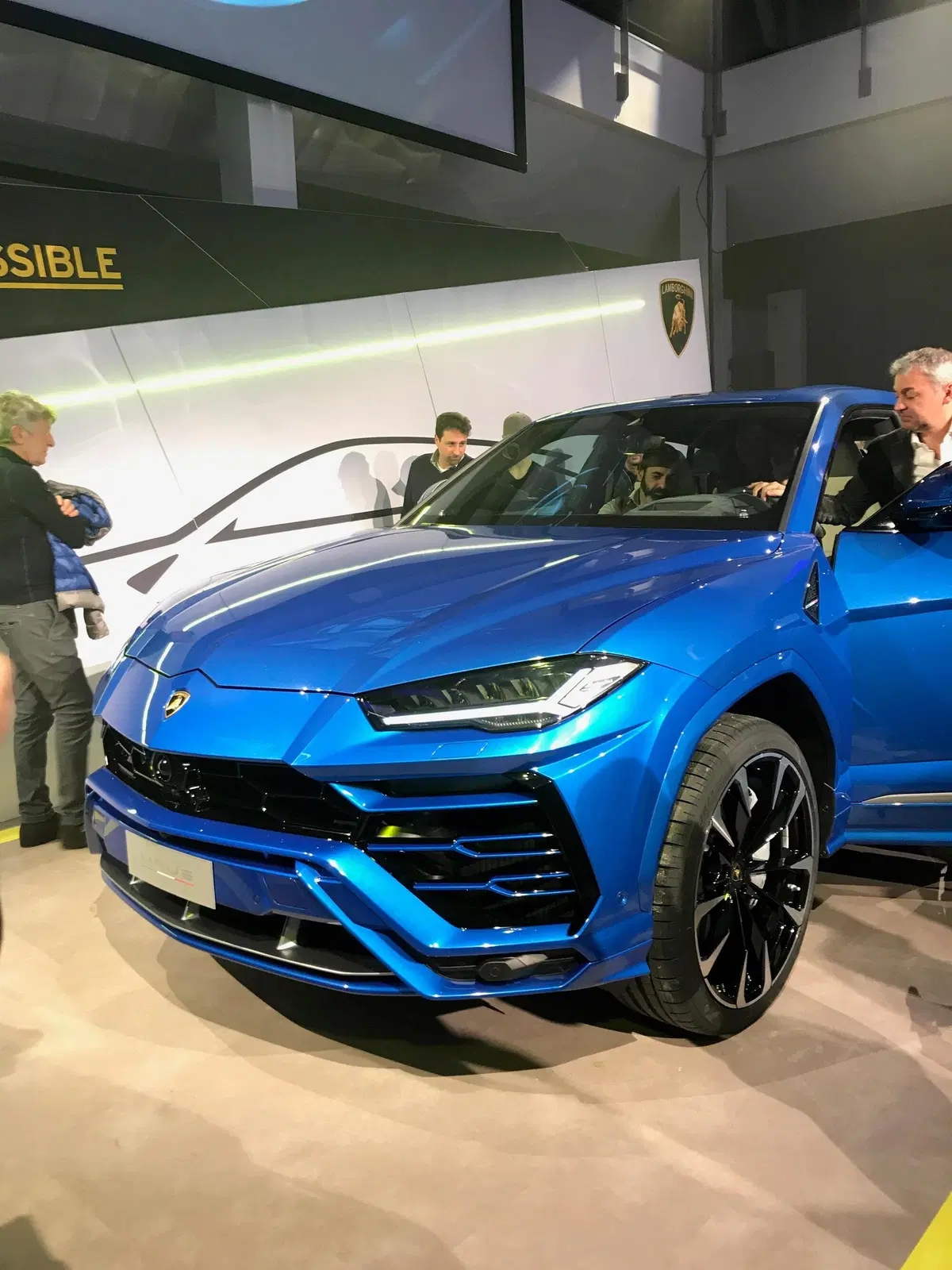 La nuova Lamborghini Urus presentata a Lamborghini Milano (4)