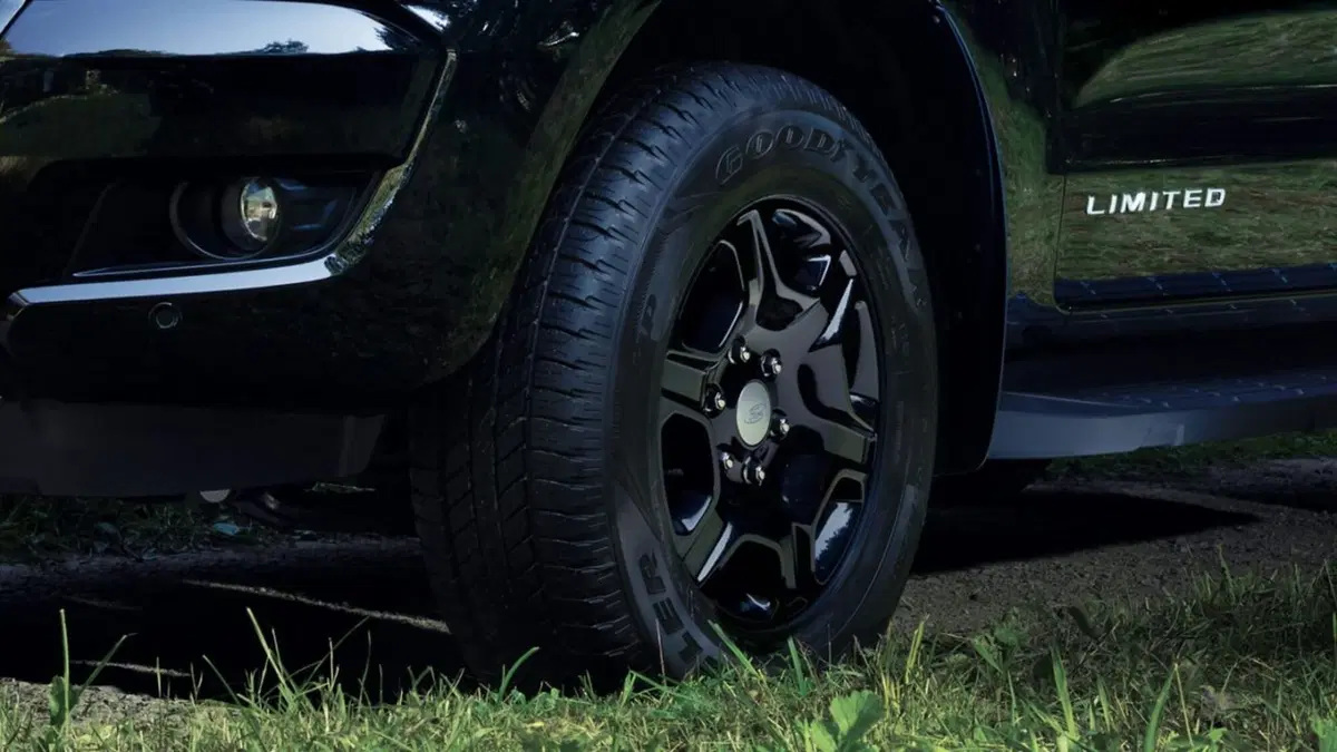 Ford Ranger Black Edition, nero totale (4)