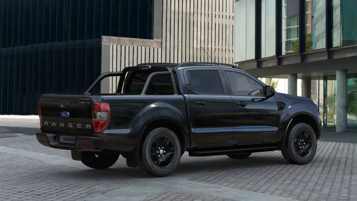 Ford Ranger Black Edition, nero totale (11)