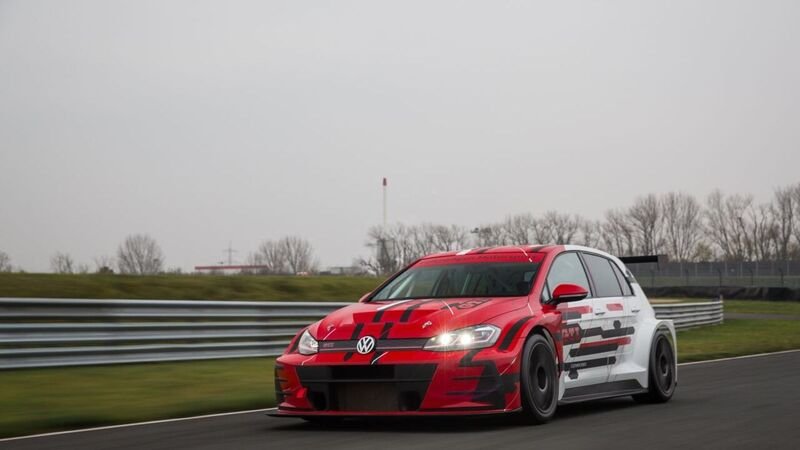 WTCR 2018: S&eacute;bastien Loeb Racing schiera la Volkswagen Golf TCR