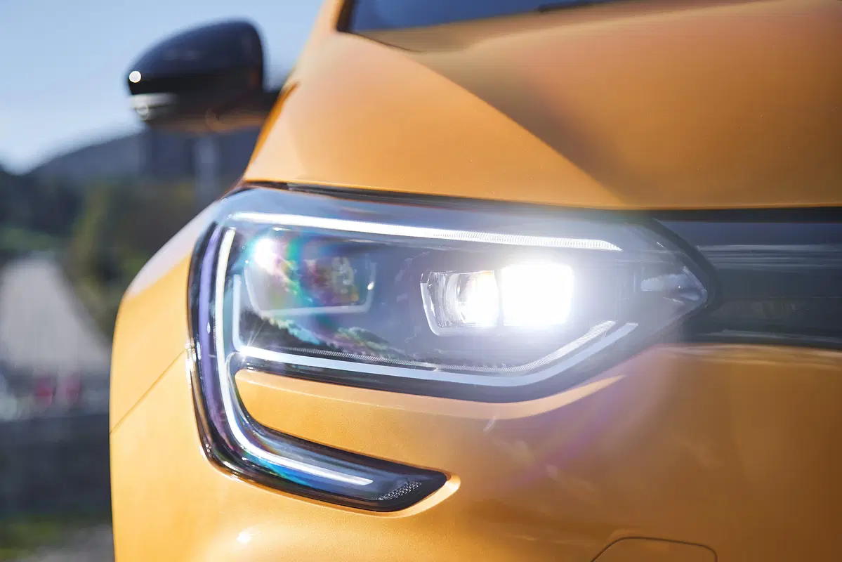 Renault Megane R.S. 2018 | Su strada e in pista con la sport e la CUP