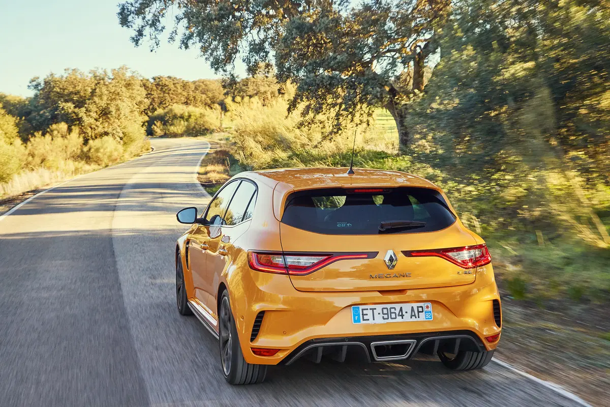 Renault Megane R.S. 2018 | Su strada e in pista con la sport e la CUP (15)