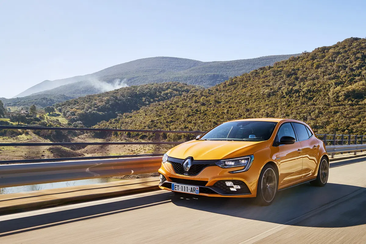 Renault Megane R.S. 2018 | Su strada e in pista con la sport e la CUP (17)
