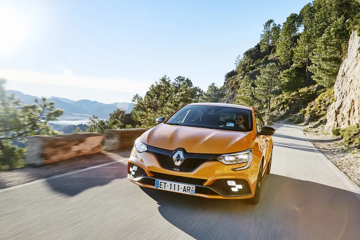 Renault Megane R.S. 2018 | Su strada e in pista con la sport e la CUP (18)