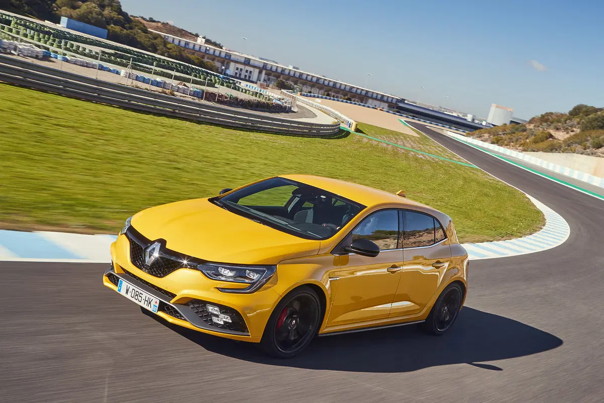 Renault Megane R.S. 2018 | Su strada e in pista con la sport e la CUP (25)