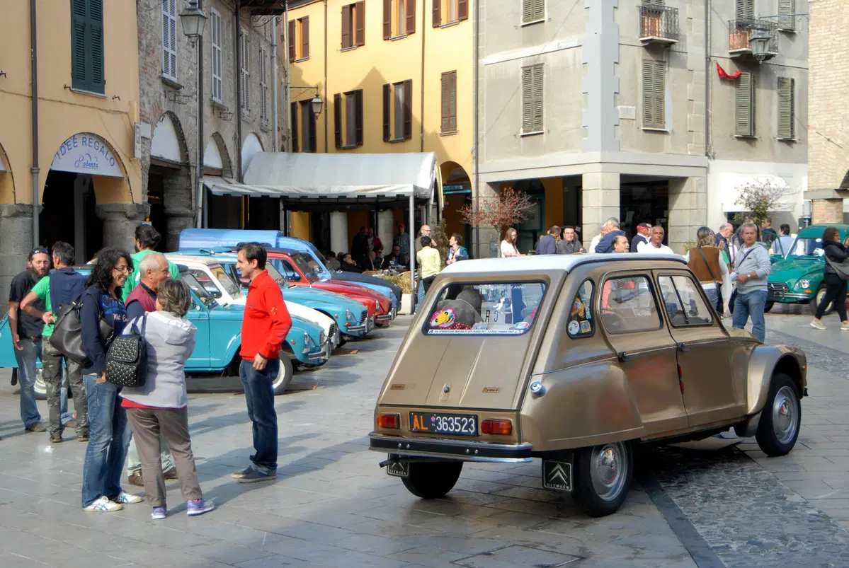 Citroen Dyane, il raduno per i suoi primi 50 anni  (2)