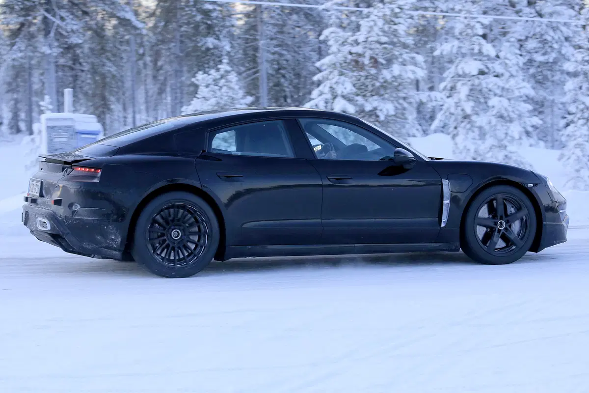 Porsche Mission E, continuano i test per la 100% EV di Zuffenhausen (11)