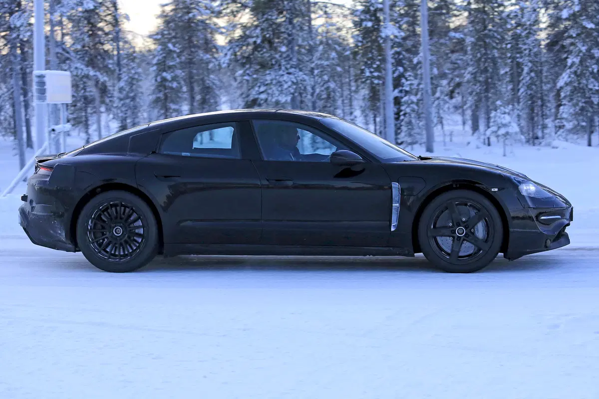 Porsche Mission E, continuano i test per la 100% EV di Zuffenhausen (13)