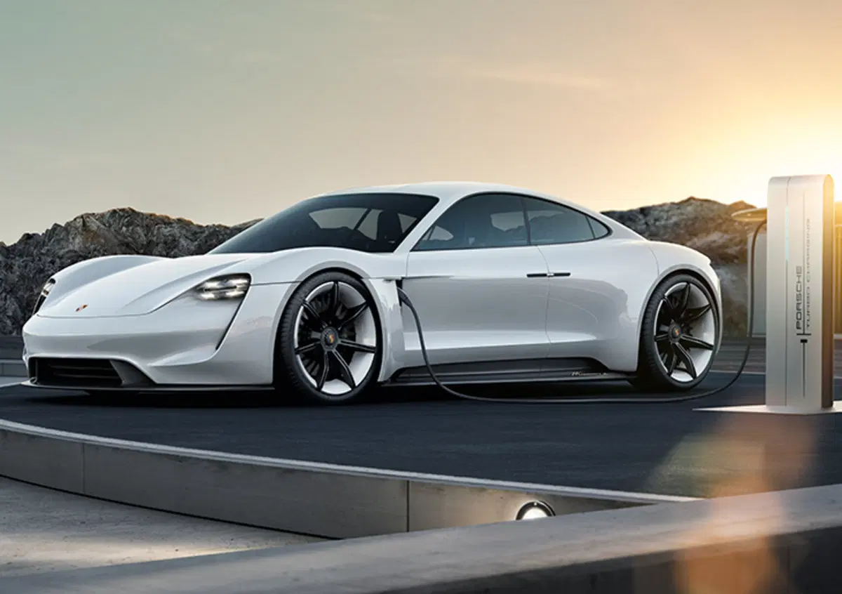 Porsche: investimento da 6 miliardi di euro nell'elettrico
