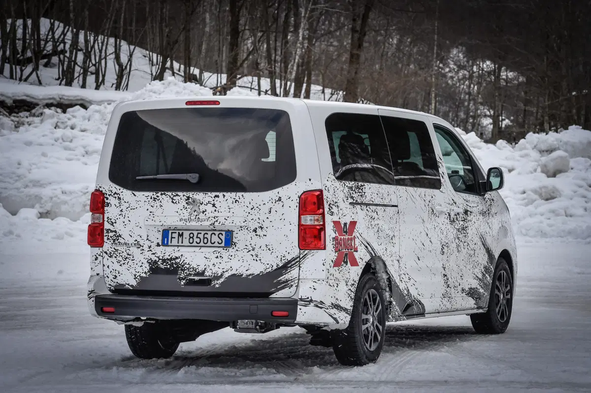 Peugeot Traveller 4x4: spazio e trazione in ogni condizione [VIDEO] (4)