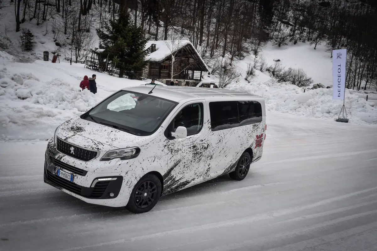 Peugeot Traveller 4x4: spazio e trazione in ogni condizione [VIDEO] (13)