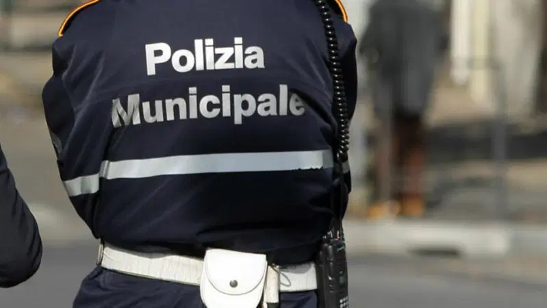 177 multe con l'auto del nonno: record a Firenze