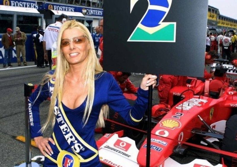 F1: grid girl, una vita in prima fila nel circo iridato 