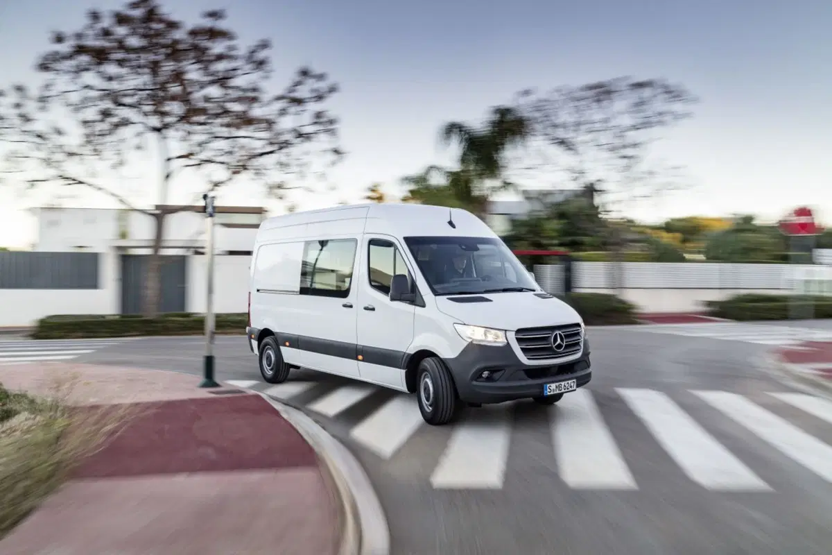 Mercedes Sprinter, è l'ora della terza generazione