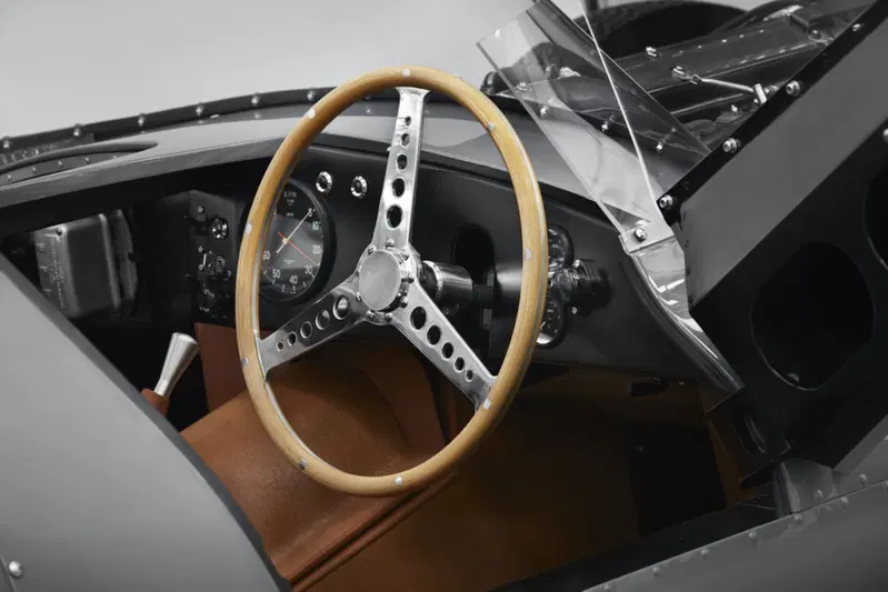 Assemblata oggi come allora, la "nuova" D-Type