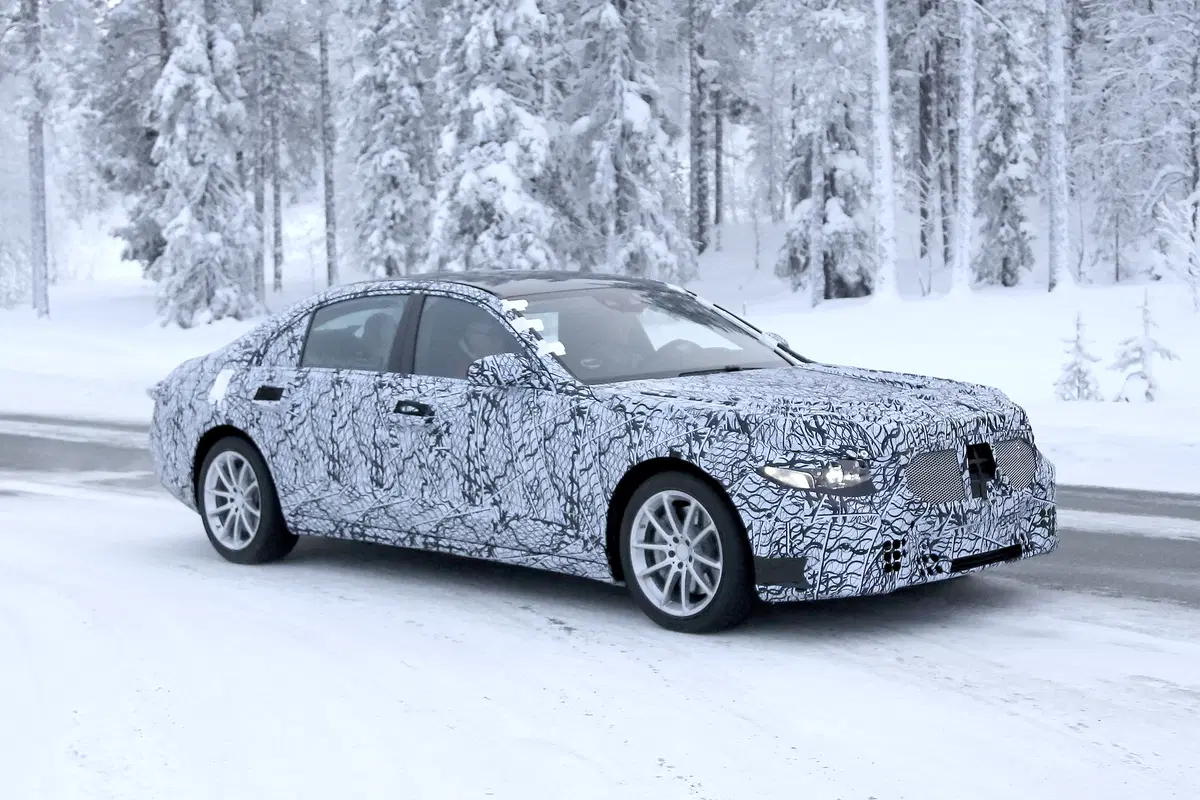 Mercedes Classe S, iniziati i test per la prossima generazione 