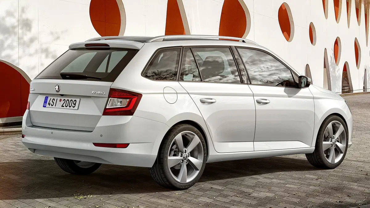 Skoda Fabia restyling, ecco le prime immagini (3)