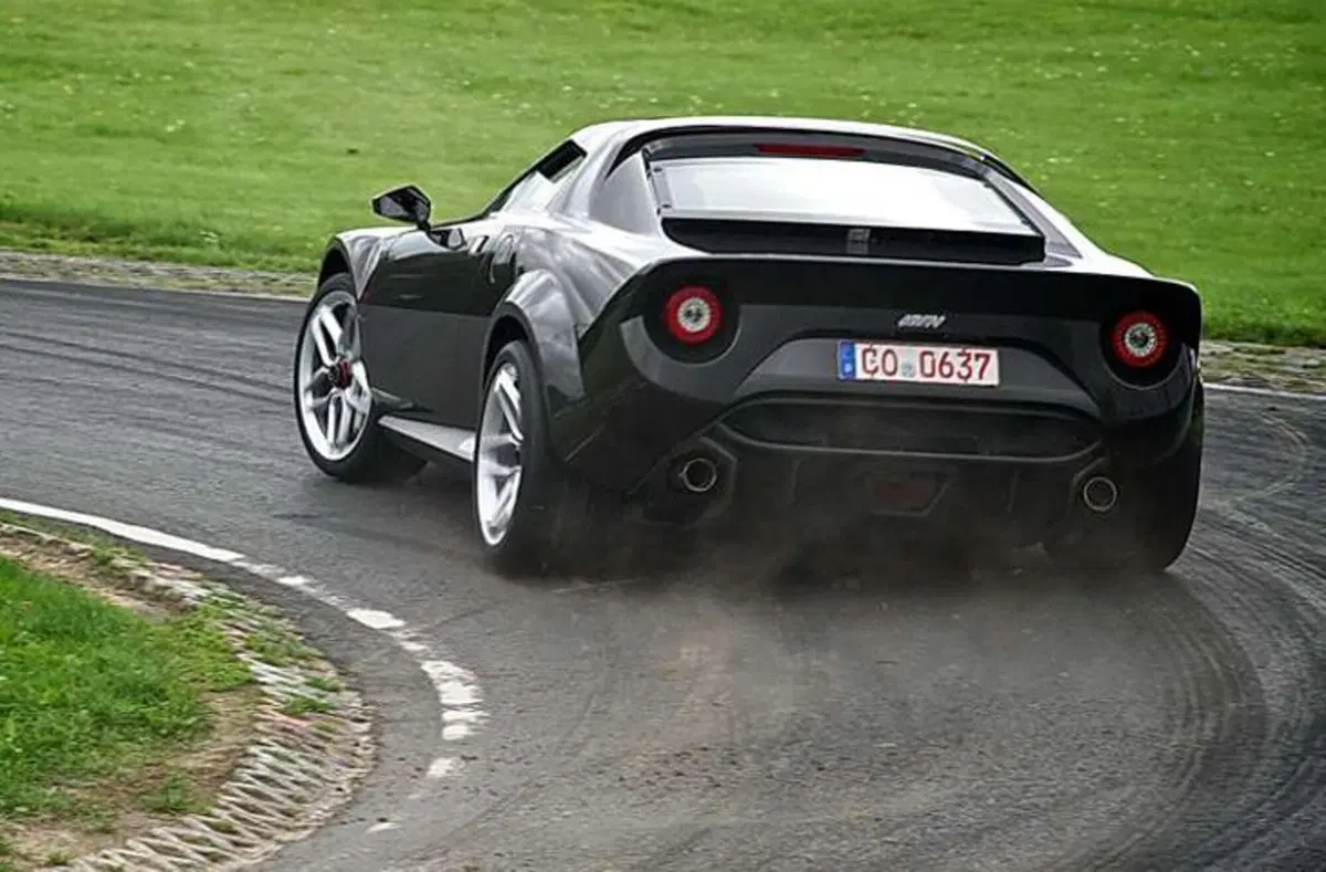 New Stratos: se ne faranno 25 esemplari (12)