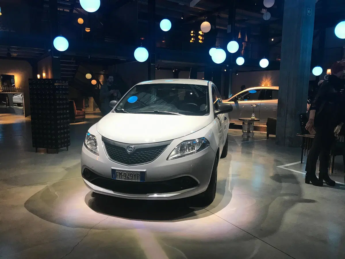 Lancia Ypsilon, l'icona italiana si presenta e si fa in tre (5)