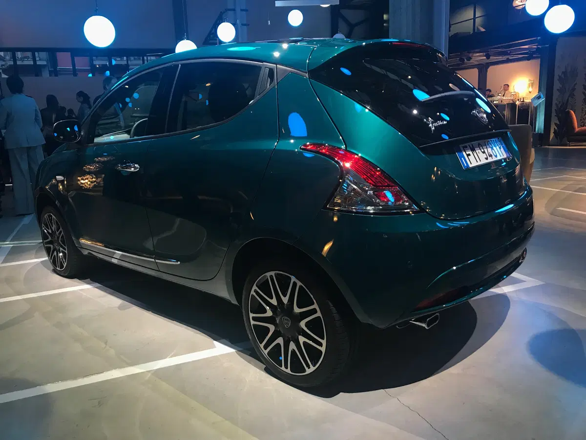 Lancia Ypsilon, l'icona italiana si presenta e si fa in tre (7)