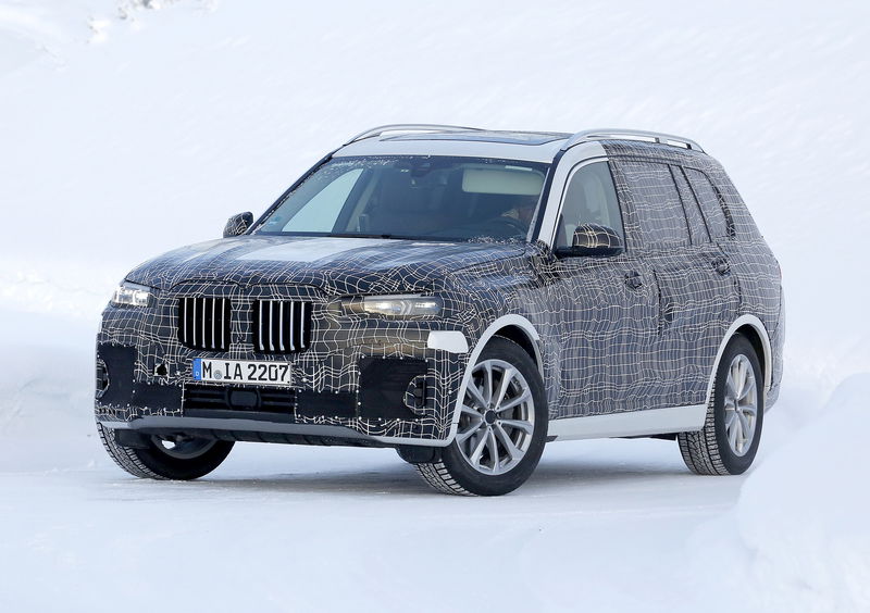 BMW X7, debutto al Salone di Los Angeles?