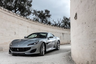 Ferrari Portofino, puro godimento a cielo aperto [Video]